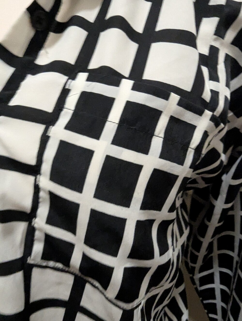 Cropped Checkered Top - Picture 7 of 10